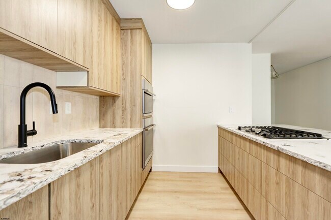 Building Photo - 101 S Plaza Pl