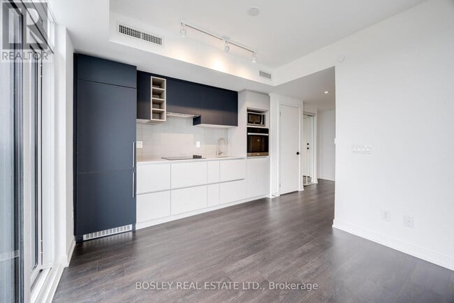 Building Photo - 319 Jarvis St