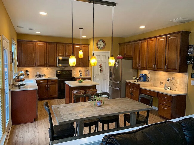 Foto del edificio - Room in House on Arbor Vista Dr