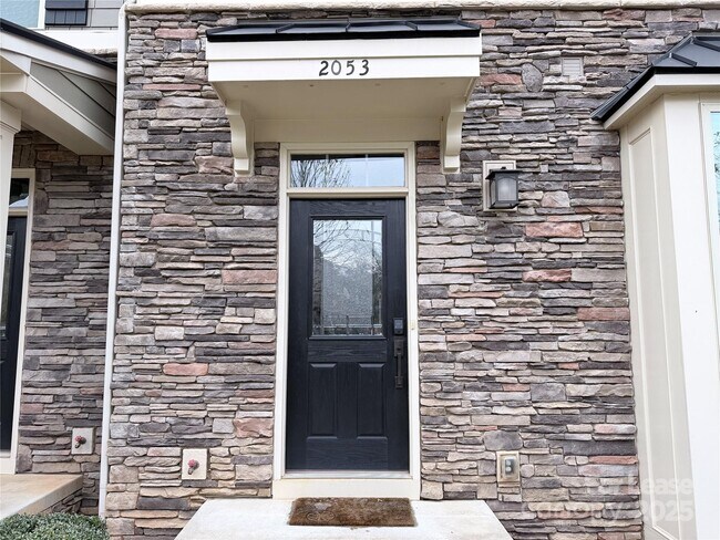 Foto del edificio - 2053 Birchside Dr