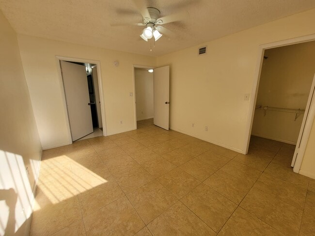Building Photo - 3473 NW 44th St