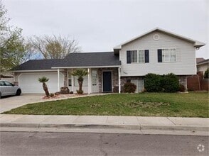 Building Photo - 1947 E 40 S Cir