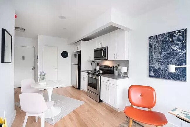 Foto del edificio - 802 Lafayette Ave