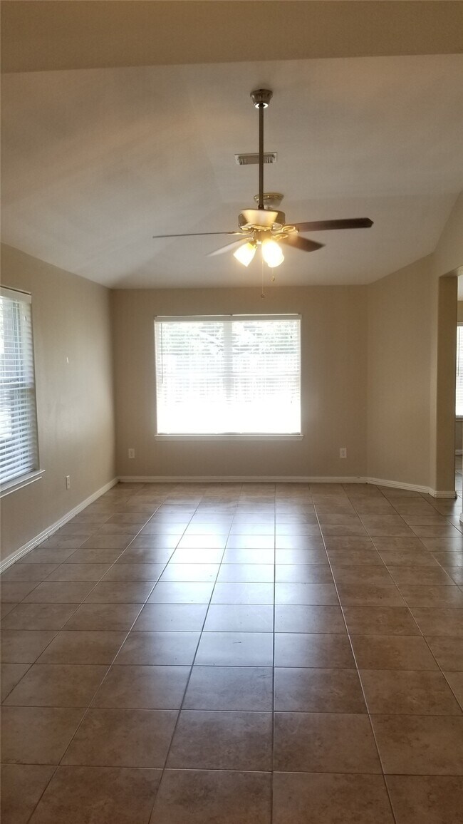 Foto del edificio - 3935 Cary Creek Dr