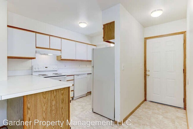 Building Photo - 9136 W Irving St
