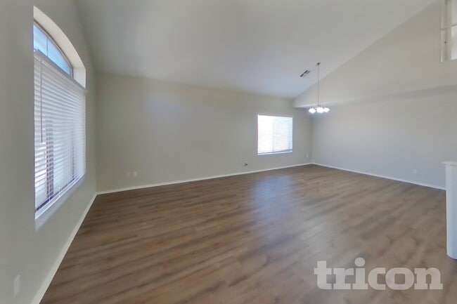 Building Photo - 16191 N 157th Dr