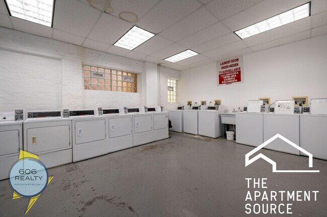 Foto del edificio - 6930 N Greenview Ave