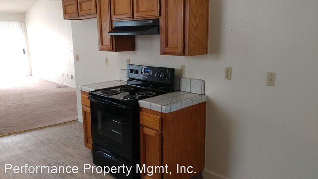 Building Photo - 4 br, 2 bath House - 1187 E. Goshen Ave