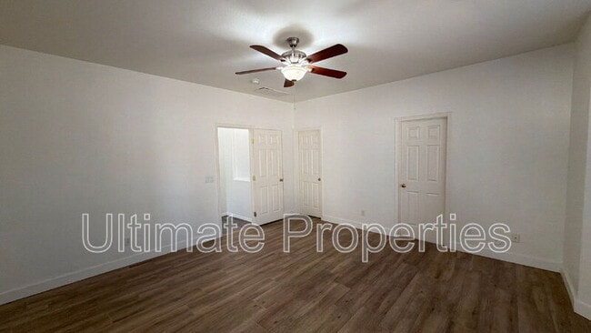 Building Photo - 4252 N Dania Ct