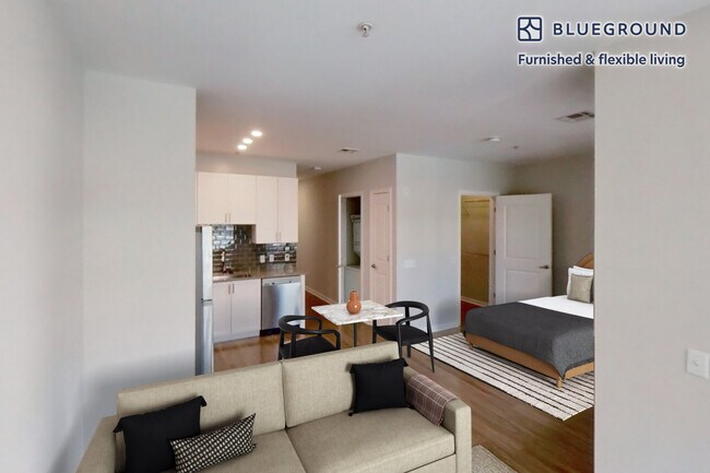 Foto del edificio - 333 Great River Rd