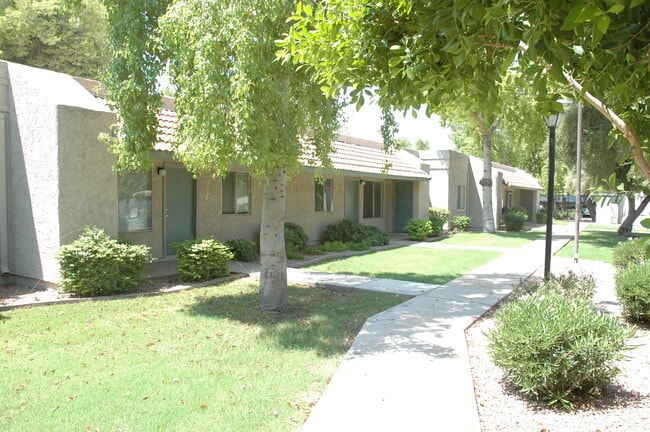 Building Photo - Omnia Baseline