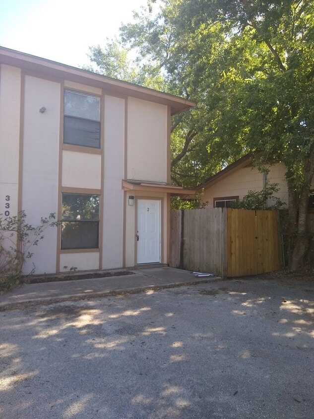 Foto principal - 330 W Byrd Blvd