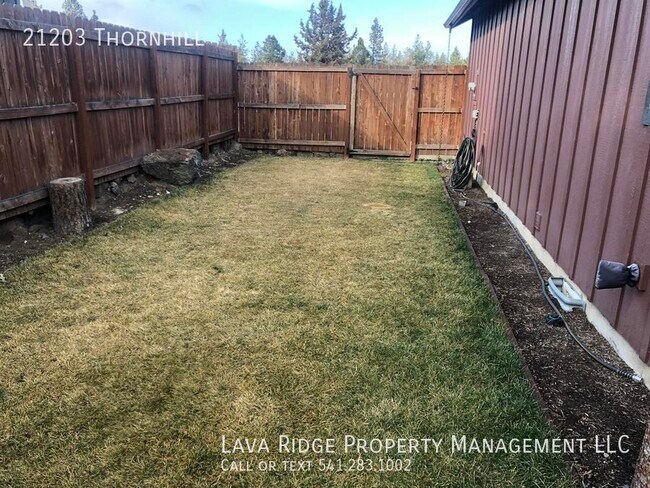Foto del edificio - 21203 Thornhill Ln
