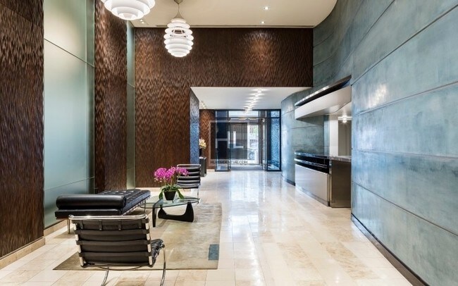 Building Photo - 420 W 42nd St
