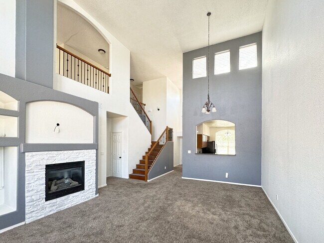 Building Photo - Stunning Cabezon Area Home!