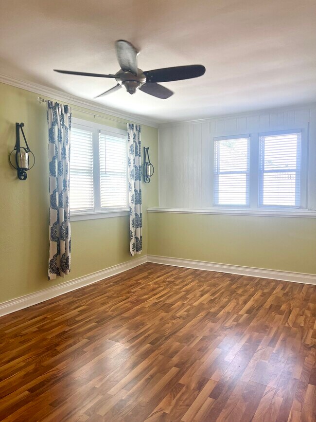 Foto del edificio - 211 King St