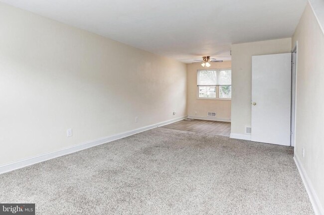 Building Photo - 1207 Gibbon St