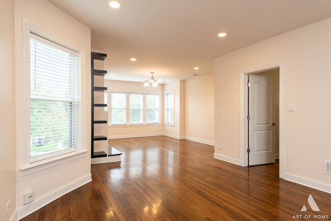Foto del edificio - 4820 W George St