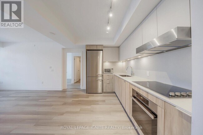 Photo du bâtiment - 8 Cedarland Dr