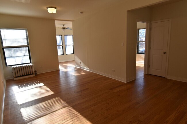 Building Photo - 712 W Grace St