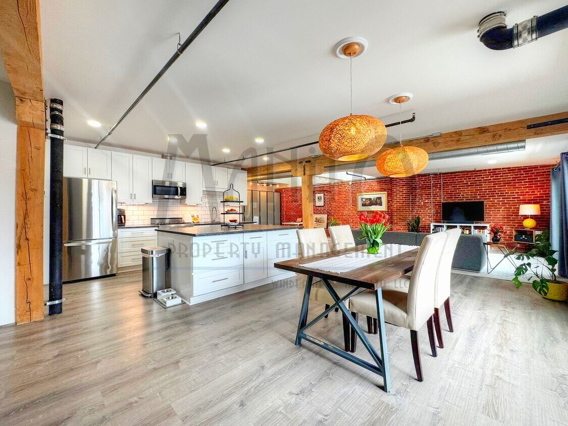 Primary Photo - Stunning & Spacious Downtown Condo