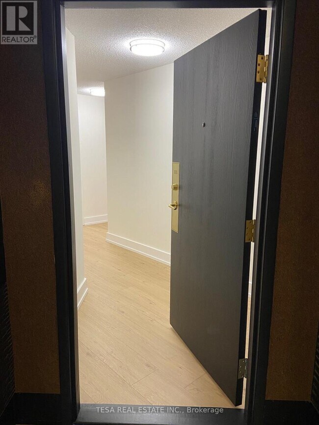 Building Photo - 195 St Patrick St