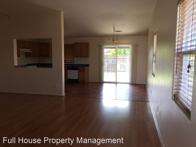 Building Photo - 3 br, 2 bath House - 1325 N. Mathew