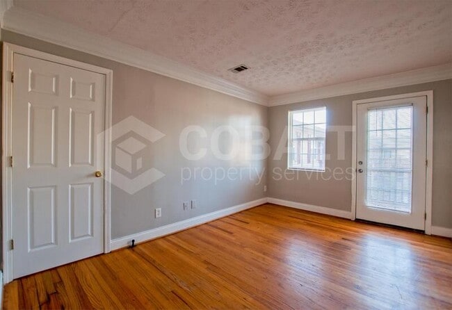 Building Photo - 25 Bradley St NE