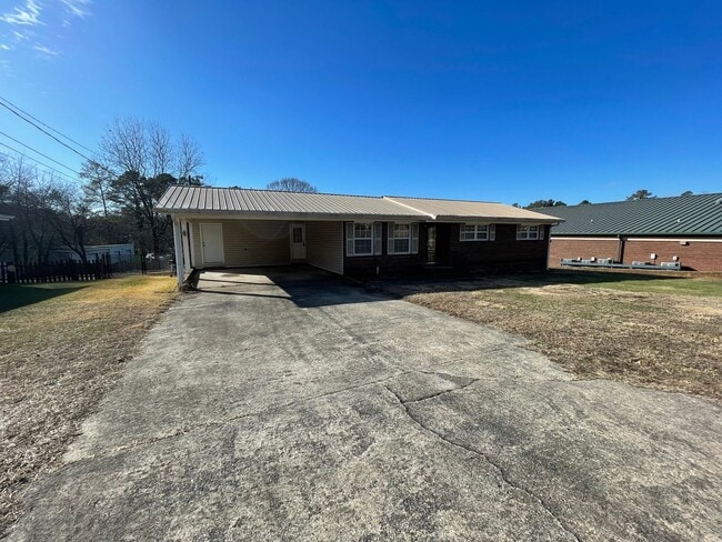 Building Photo - Brick 3/1 House in Lindale- $1,350