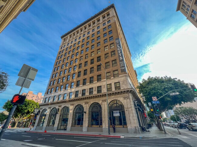 Foto del edificio - 810 S Spring St