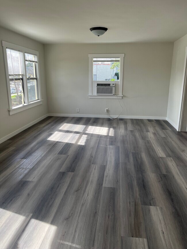 Living and dining area - 2735 Montezuma Ave