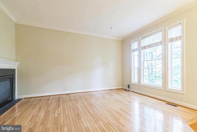 Building Photo - 8159 Skelton Cir