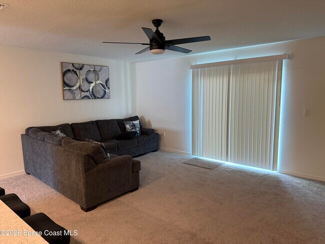 Foto del edificio - 593 Haleybury St SW