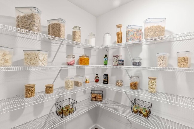 Building Photo - Redwood Groveport