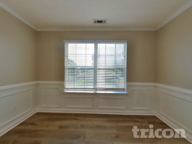 Foto del edificio - 660 Tipperary Rd