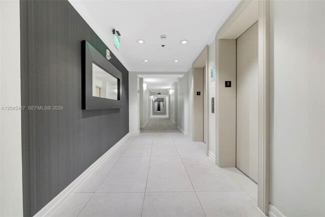 Building Photo - 2665 SW 37th Ave