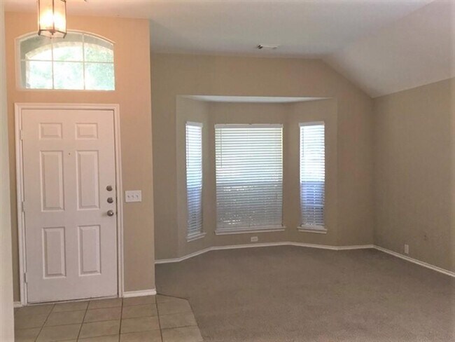 Building Photo - 5018 Beechknoll Ln