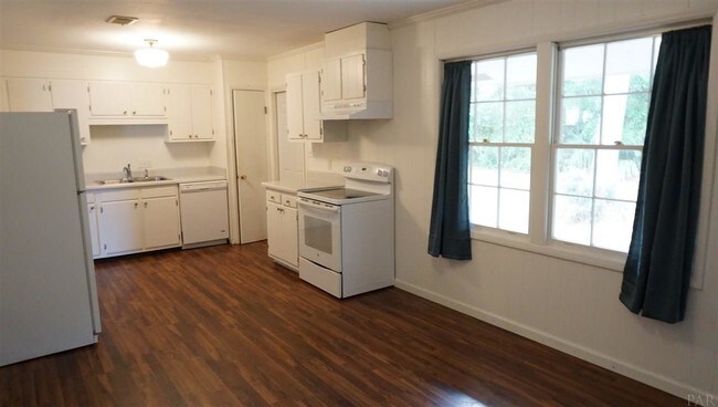 Building Photo - 7915 La Nain Dr