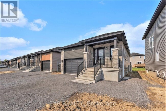 Building Photo - 1214 Montblanc Cres
