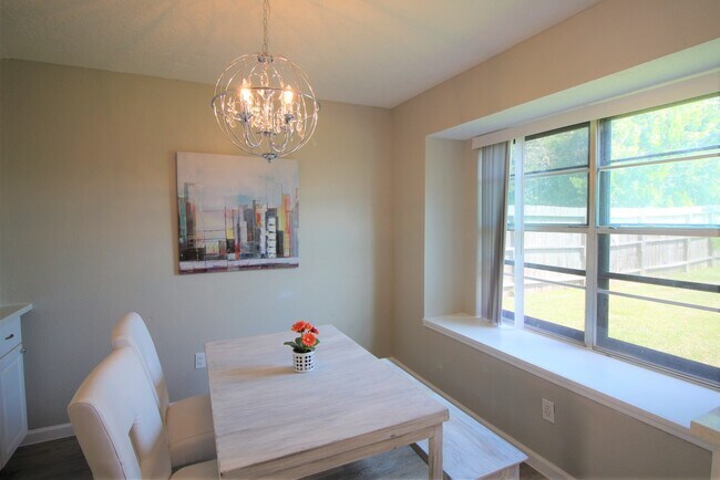 Building Photo - 16727 Bougainvilla Ln