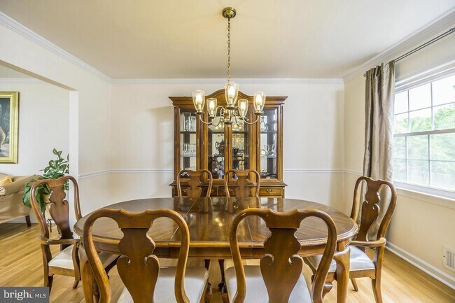 Foto del edificio - 2400 E Gate Dr