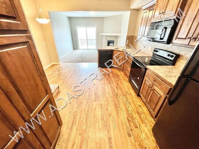 Foto del edificio - Beautiful and Spacious Olathe Townhome-Available in AUGUST!!!