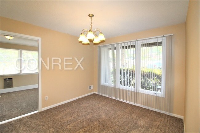 Building Photo - 209 Arcola Dr