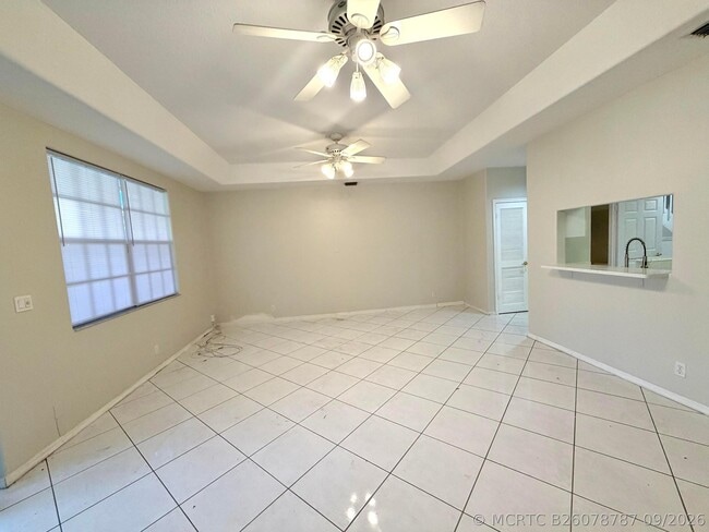 Building Photo - 9678 Royal Palm Blvd