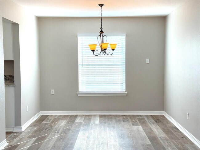 Building Photo - 2106 Kelona Dr