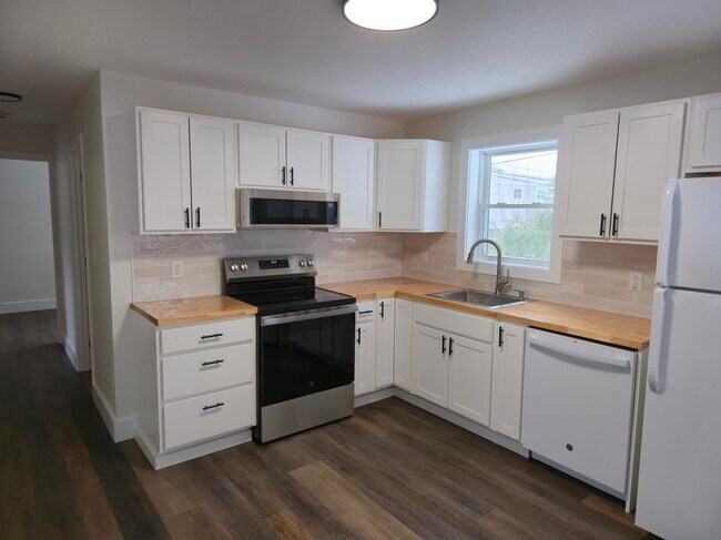 Cocina comedor - 21 Old Etna Rd