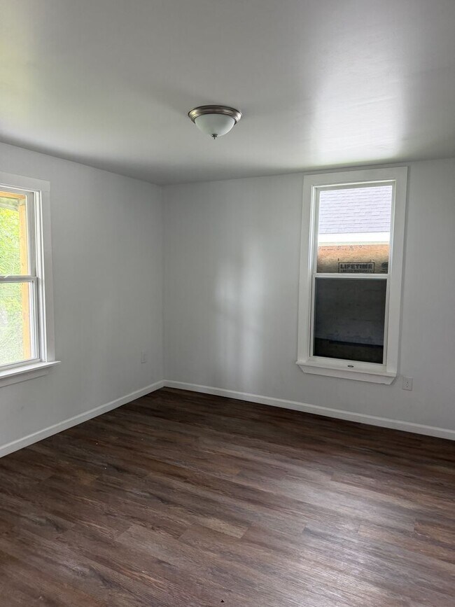 Foto del edificio - Spacious 4-Bedroom, 2-Bath House – Unfurnished