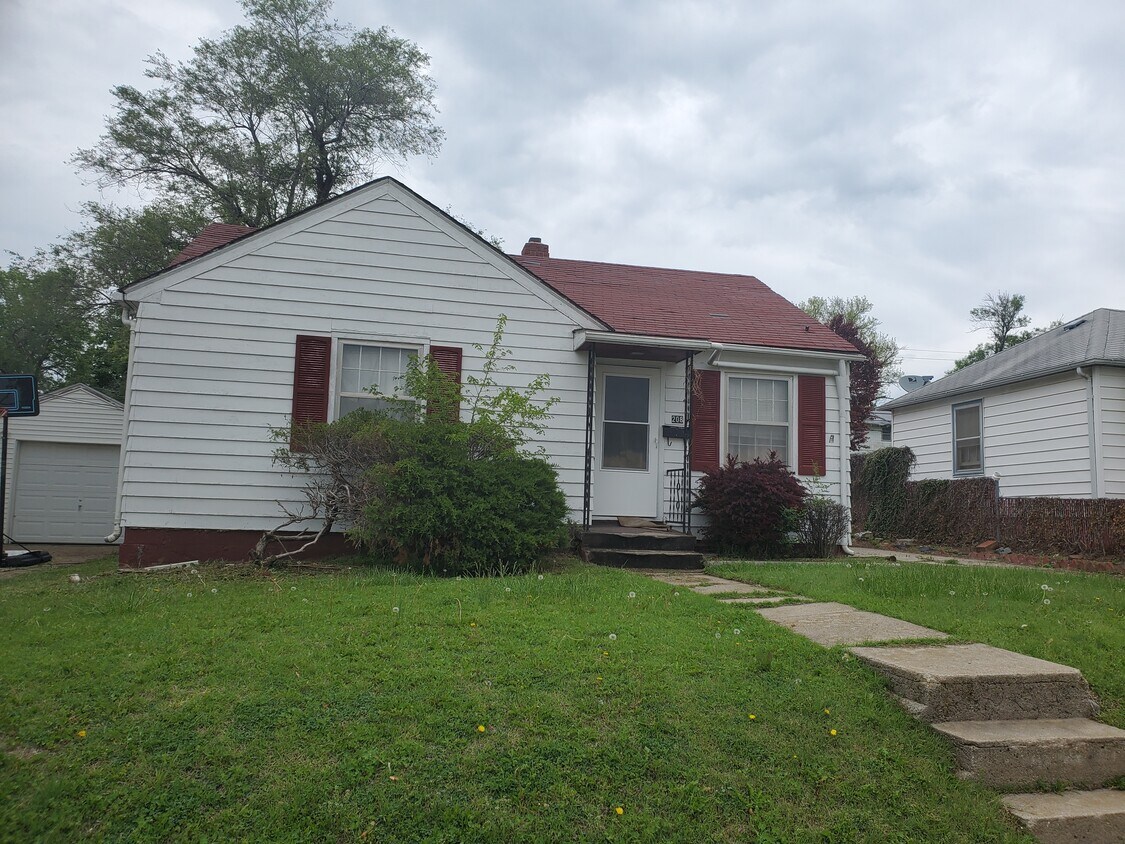 208 E Hawley St, Herington, KS 67449 House Rental in Herington, KS