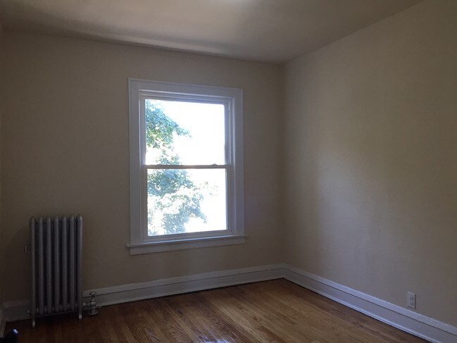 Building Photo - 7437 N Seeley Ave