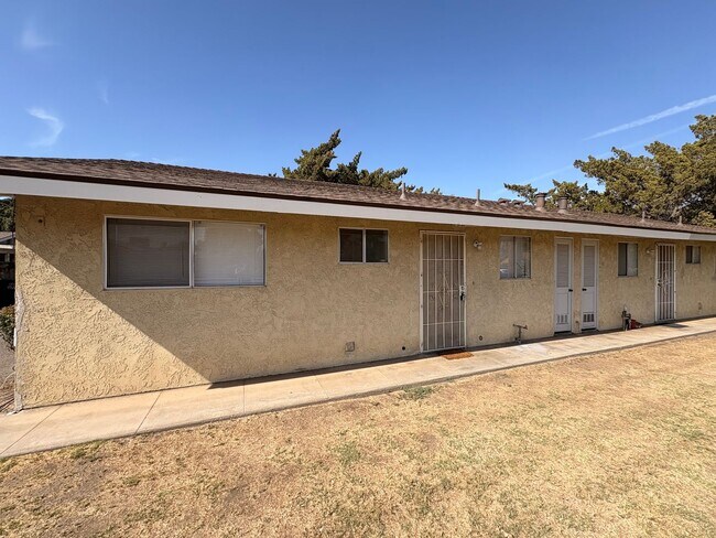 Foto del edificio - 2526-2532 W. Caldwell Ave.
